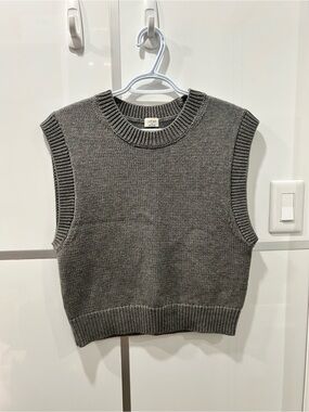 Wilfred Gray Ribbed Crewneck Knit Sweater Vest